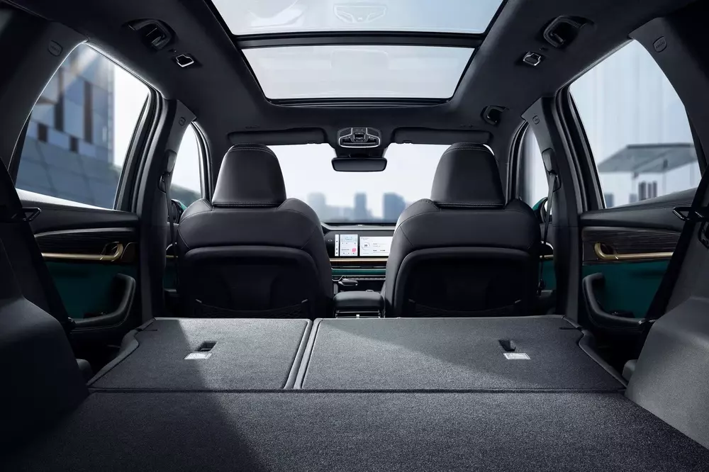 Geely Monjaro цена в Новосибирске