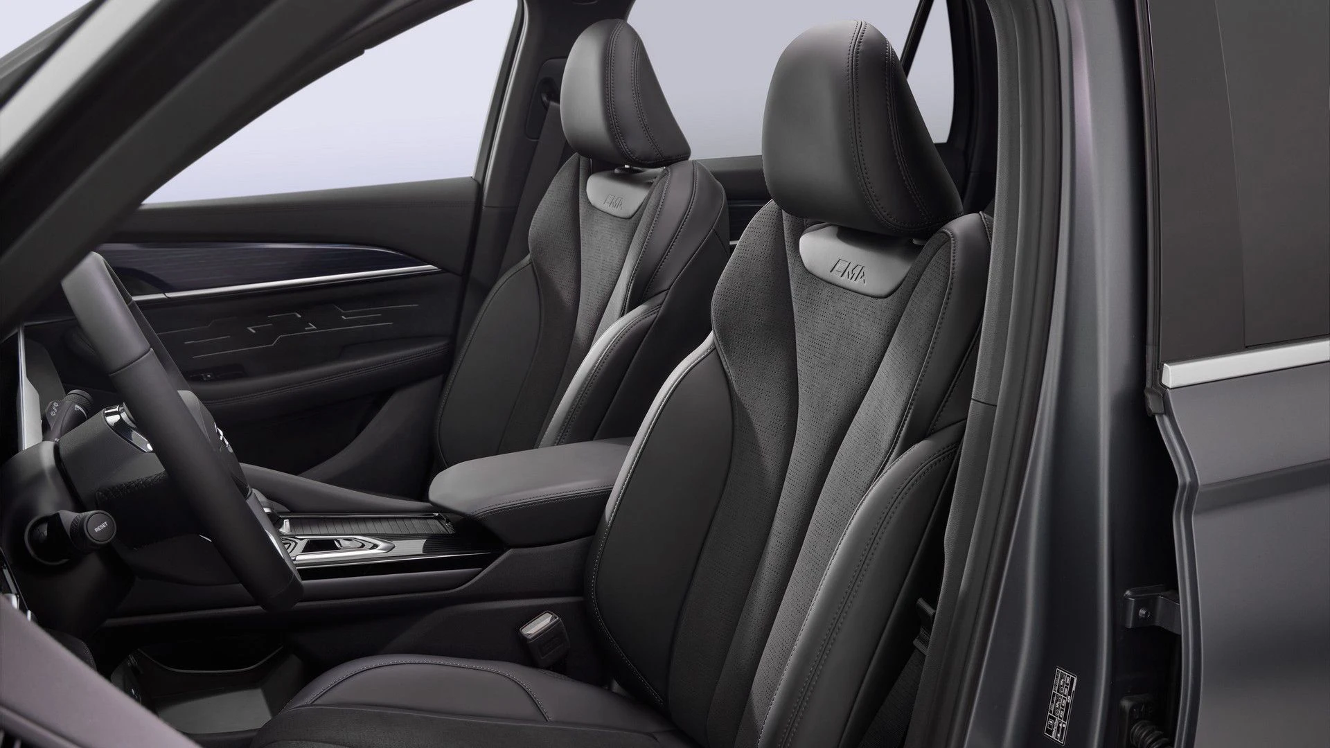 Geely Monjaro купить в Новосибирске
